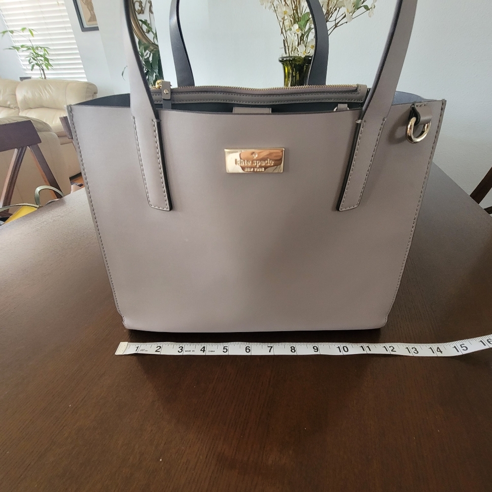 Tote - Picture 7 of 9